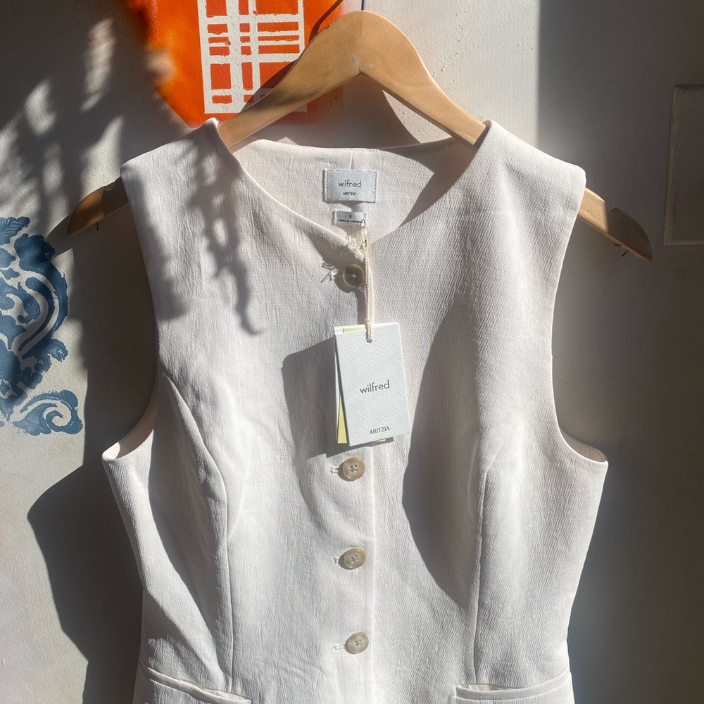Aritzia Cream Vest NWT